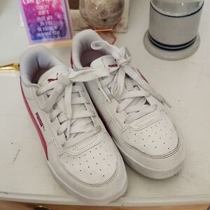 Puma Kids Sneakers in White and Pink